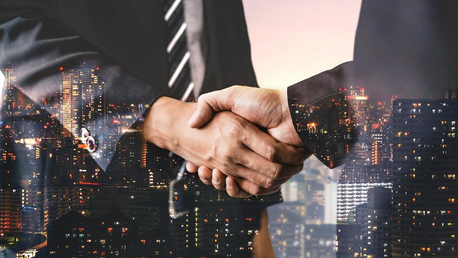 شنايدر إلكتريك تطلق أول برنامج عالمي للاحتفاء بإنجازات الشركاء في مجال الاستدامة