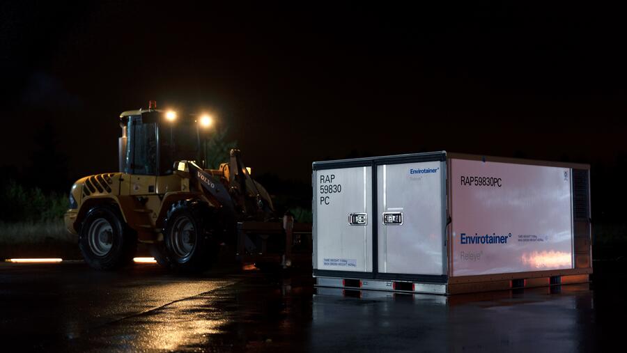 مبادلة و"إي كيو تي برايفت إيكويتي" تستحوذان على شركة "إينفايروتينر"؛ المزوّد العالمي الرائد في مجال خدمات نقل الأدوية الحيوية الحسّاسة