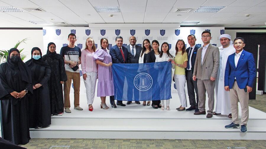 "كلية محمد بن راشد" تشارك تجاربها العالمية الرائدة في الإدارة الحكومية والسياسات العامة مع طلاب الماجستير من كازاخستان