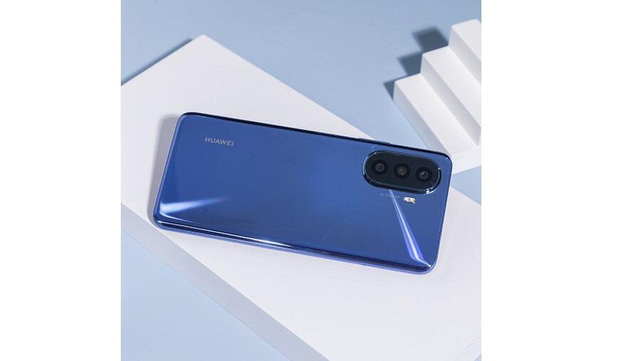 أحدث هاتف من الفئة الابتدائية من هواوي مع أطول عمر للبطارية - HUAWEI nova Y70 متوفر الآن في عمان