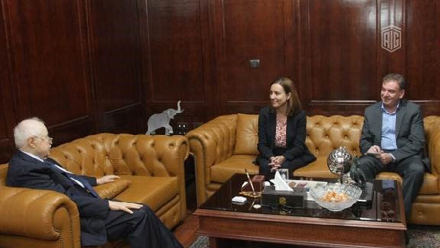 أبوغزاله يستقبل مديرة (الأونروا) في الأردن السيدة مارتا لورينزو