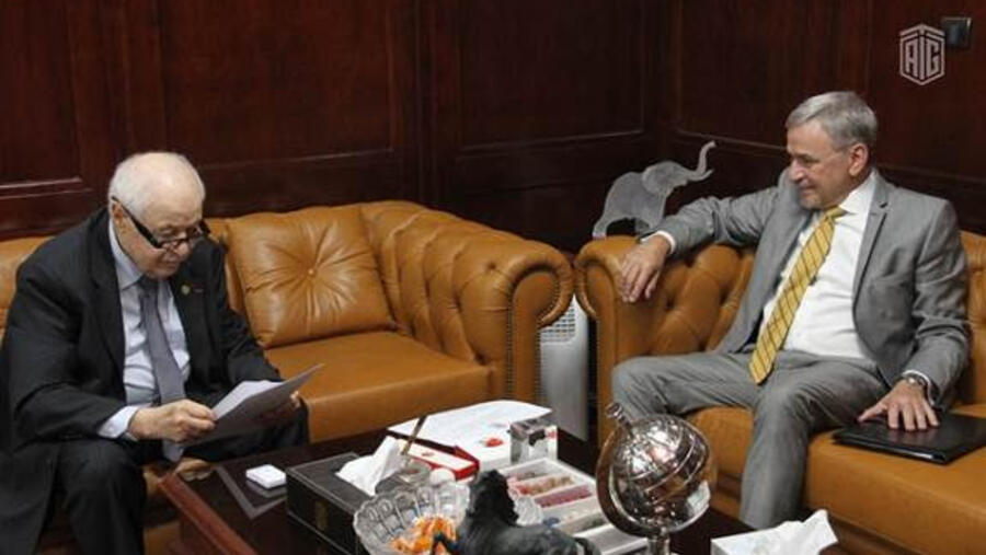 الدكتور طلال أبوغزاله والسفير البرازيلي لدى الأردن يبحثان العلاقات الثنائية