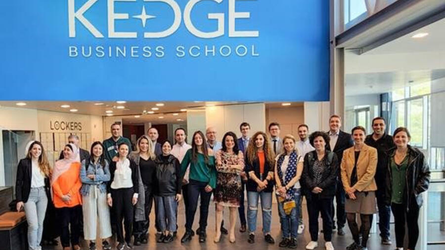 كلية "أبوغزاله الجامعية للابتكار" تشارك في ورشة عمل ضمن مشروع "Erasmus+" في فرنسا