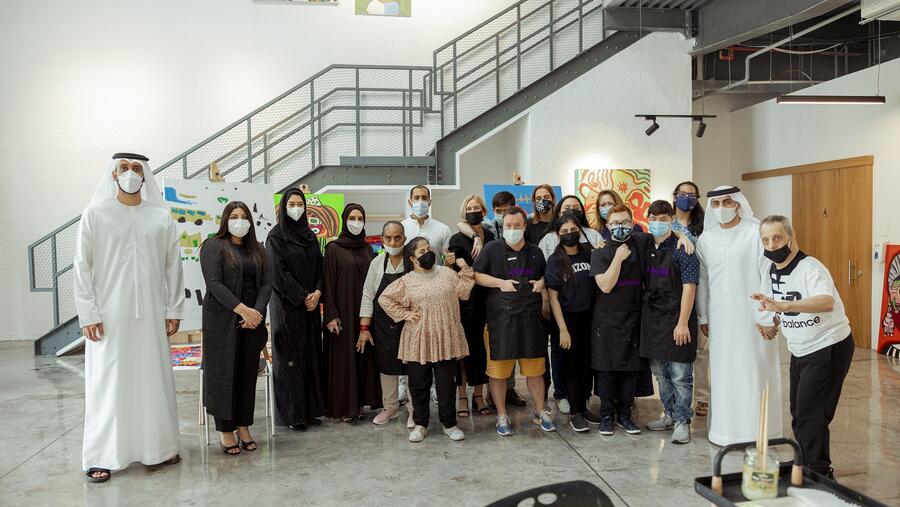 هالة بدري تطلع على إبداعات أصحاب الهمم في استوديو مواهب