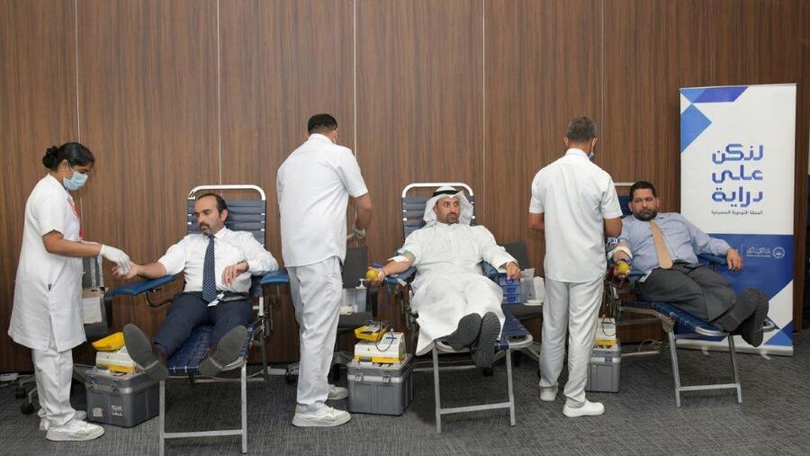 بنك برقان ينظم حملة التبرع بالدم لموظفيه