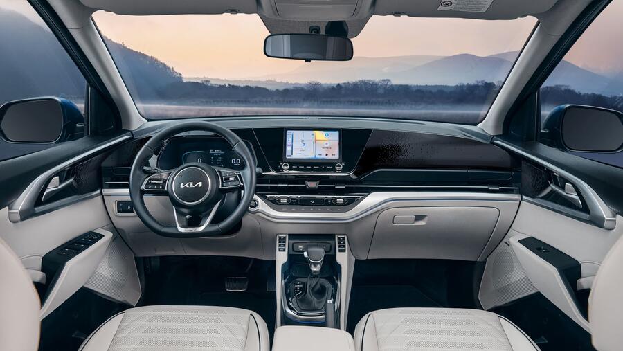 كيا كارينز العائلية الجديدة تصل أسواق منطقة الشرق الأوسط قريباً