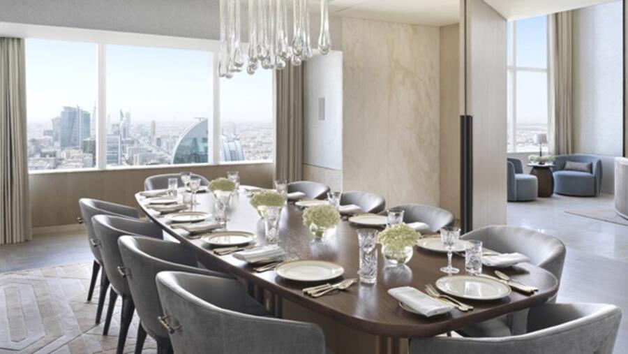 جناح المملكة المذهل جاهز للترحيب بكم في فندق فور سيزونز الرياض