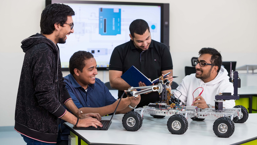 جامعة أبوظبي تحتفي بتخريج 4,770 مهندساً منذ تأسيسها