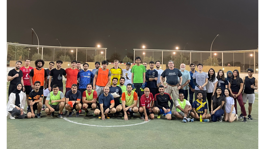 أسرة جورجتاون في قطر تتوحد بفعل شغف مشترك بكرة القدم 