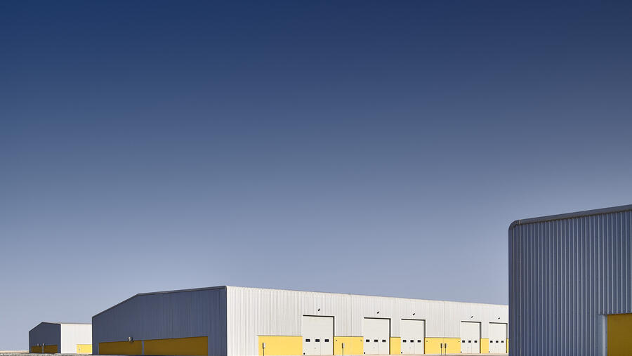 Waha Capital agrees sale of leased warehouse assets in ALMARKAZ Industrial Development to Peninsula for AED 555 million
