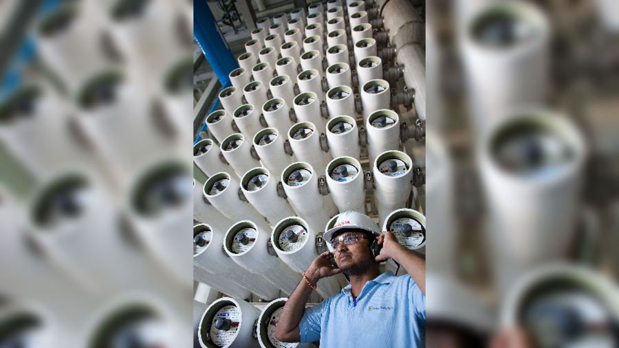 فيوليا وتوتال إنرجيز تتعاونان في مشروع بناء أضخم نظام شمسي لمحطّة تحلية المياه في سلطنة عمان