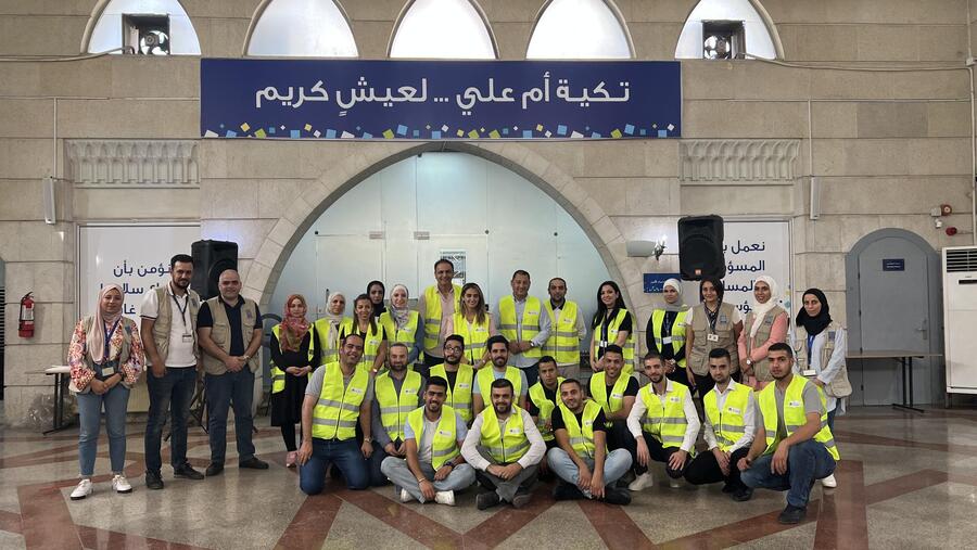 كارفور الأردن تطلق فعالية التبرع بالحقيبة المدرسية لدعم أبناء الأسر العفيفة بالتعاون مع تكية أم علي