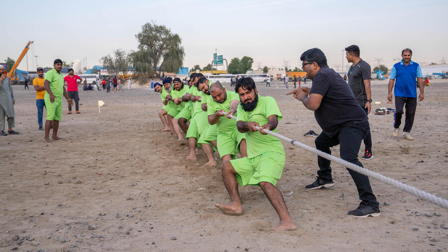 تواصل منافسات الدورة الرياضية العمالية الأكبر على الإطلاق