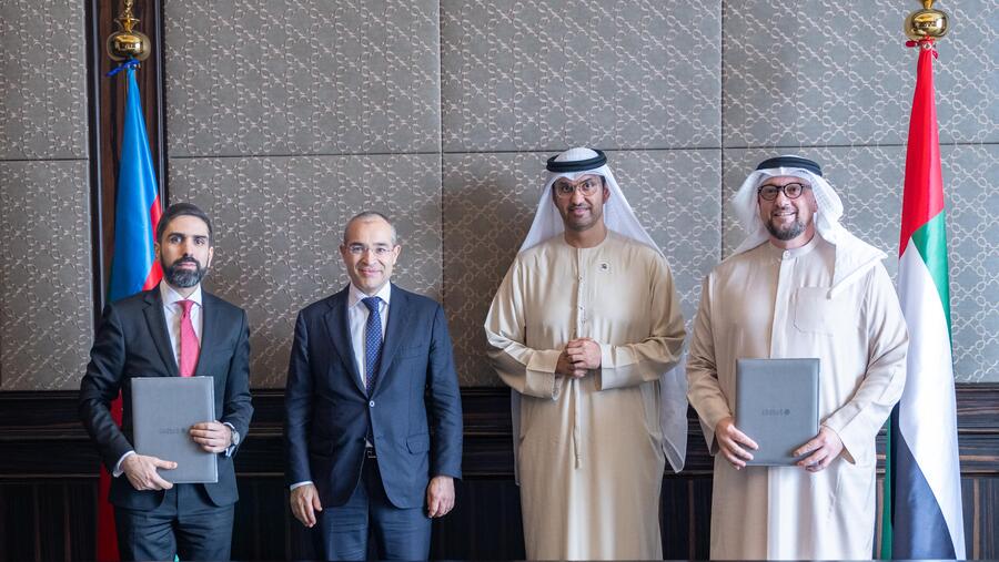 "مصدر" توقع اتفاقيات مع شركة النفط الوطنية في أذربيجان لتطوير مشاريع طاقة متجددة بقدرة إجمالية 4 جيجاواط 