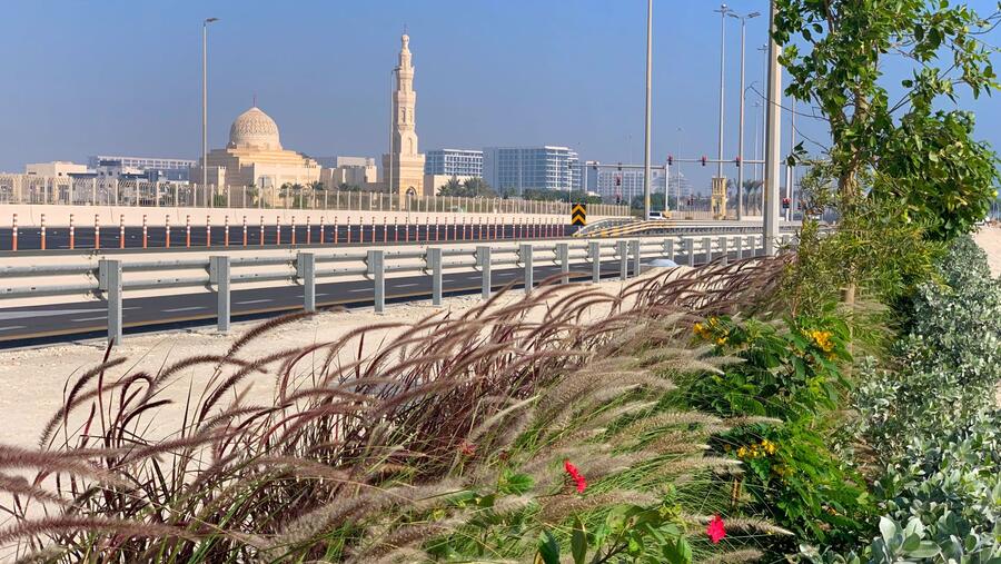 ديار المحرق تُعلن عن اكتمال مشروع تشجير الطريق المتصل بمدخل المدينة