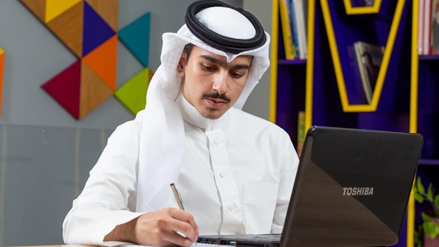 مؤسسة المبرّة الخليفية تفتح باب التسجيل للمنح الدراسية لدرجة البكالوريوس ضمن برنامج رايات 