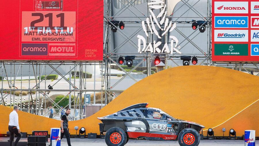 فريق أودي سبورت يحقق نتائج فردية جيدة ويواجه بعض العوائق في رالي داكار