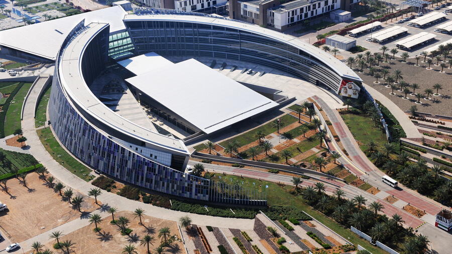 جامعة الإمارات تشارك في دراسة بحثية عالمية  لتحسين التفاعلات الحيوية لزيادة كفاءة الخلايا