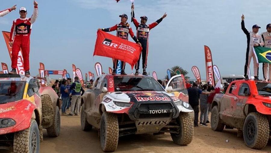 ناصر العطية يُتوّج بطلًا لرالي داكار الصحراوي في فئة السيارات على متن سيارة تويوتا "هايلكس جي آر"