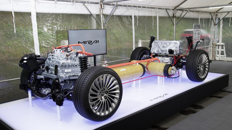 تويوتا تستعرض تقنية خلايا وقود الهيدروجين خلال القمة العالمية لطاقة المستقبل في أبوظبي