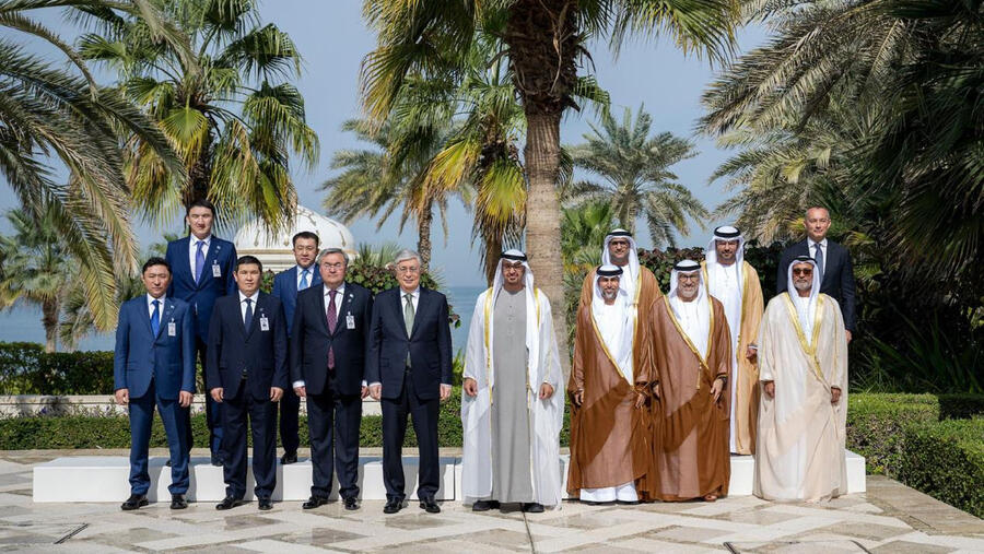 مجموعة موانئ أبوظبي توقع اتفاقيات تعاون استراتيجي مع الشركة الكازاخستانية الوطنية للنفط ("كاز موناي غاز") ووزارة الصناعة وتطوير البنية التحتية في كازاخستان