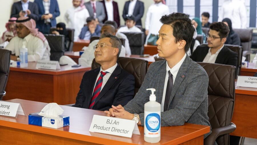 بأيادي سعودية يتم تصنيع وتصدير مكيفات إل جي لأكثر من ٢٠ دولة حول العالم  