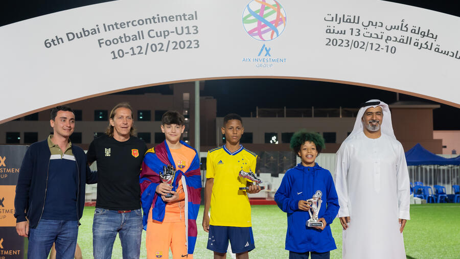 برشلونة يحتفظ بلقب كأس دبي للقارات لكرة القدم تحت 13 سنة