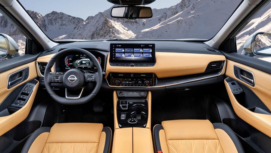 نيسان أكس-تريل تحصد لقب أفضل سيارة رياضية متعددة الاستخدامات كبيرة الحجم