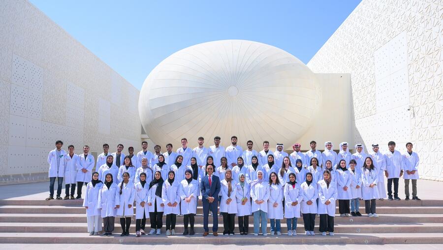 طلاب وايل كورنيل للطب - قطر يلازمون الأطباء بمؤسسة حمد الطبية وسدرة للطب 