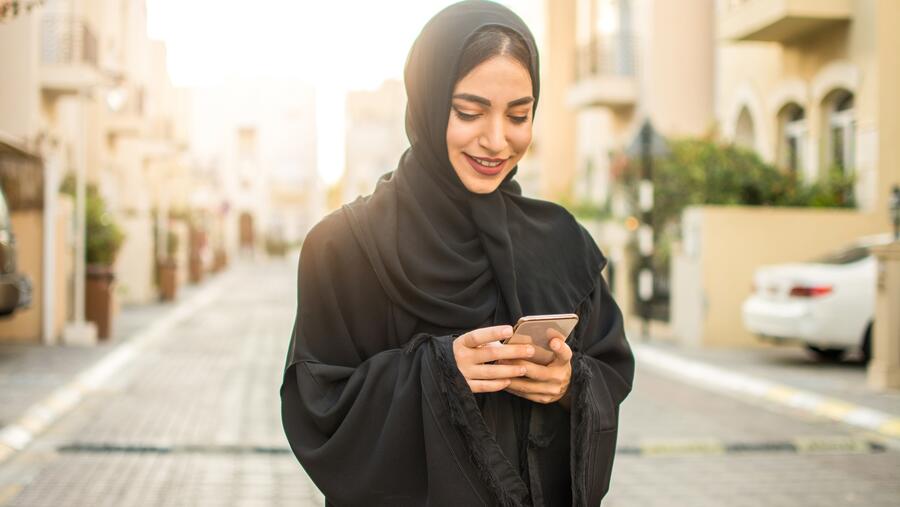 مجموعة e& تتعاون مع ماستركارد لتعزيز المستقبل الرقمي للمستهلكين عبر 16 سوقاً في الشرق الأوسط وآسيا وإفريقيا