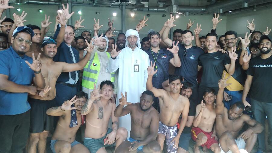 مشاركة واسعة في بطولة السباحة بـ"الدورة الرياضية العمالية الرابعة"