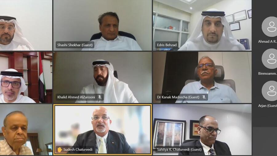 استشاري جمارك دبي يشيد بـ " "D33ويؤكد التعاون بين العام والخاص لتحقيق أهدافها 