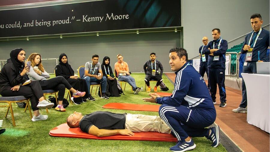 سبيتار يدرّب المشاركين على أفضل مهارات الممارسات الطبية في الملاعب من خلال ورش علمية تفاعلية