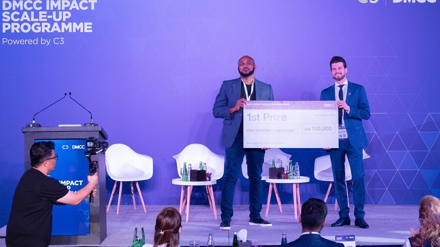 مركز دبي للسلع المتعددة يختتم برنامجه لتسريع الأثر الاجتماعي ويمنح الشركات الفائزة جوائز نقدية مجموعها 180,000 درهم إماراتي