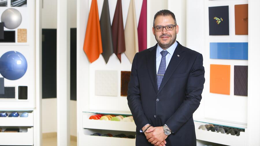 ’Bentley الإمارات‘ تحقّق فوزاً مزدوجاً في ’مؤتمر الوكلاء الإقليمي 2022‘ لدى شركة Bentley Motors