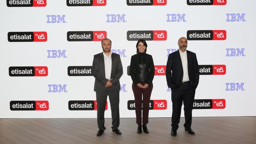 اتصالات من e& تختار IBM لتعزيز معايير الاستدامة في أعمالها