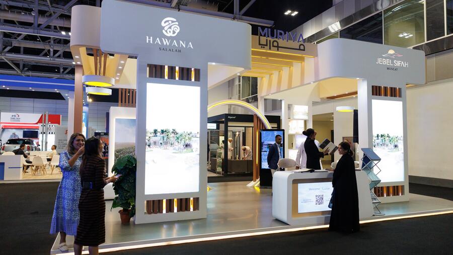موريا تستعرض مستقبل وجهاتها السياحية المتكاملة خلال مشاركتها في معرض عُمان العقاري ’أوريكس‘