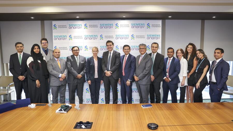 "ستاندرد تشارترد" و"سيمنس للطاقة" يصدران أول ضمان أخضر في قطر الضمان الأول من نوعه في الدولة تم إصداره لمشروع طاقة شمسية