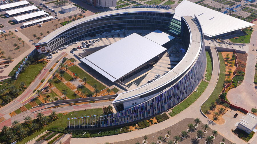 جامعة الإمارات تحتل المركز الأول محلياً في تصنيف كيو إس لتخصصات علوم الأحياء والطب، والعلوم الطبيعية، والعلوم الاجتماعية والإدارة لعام 2023