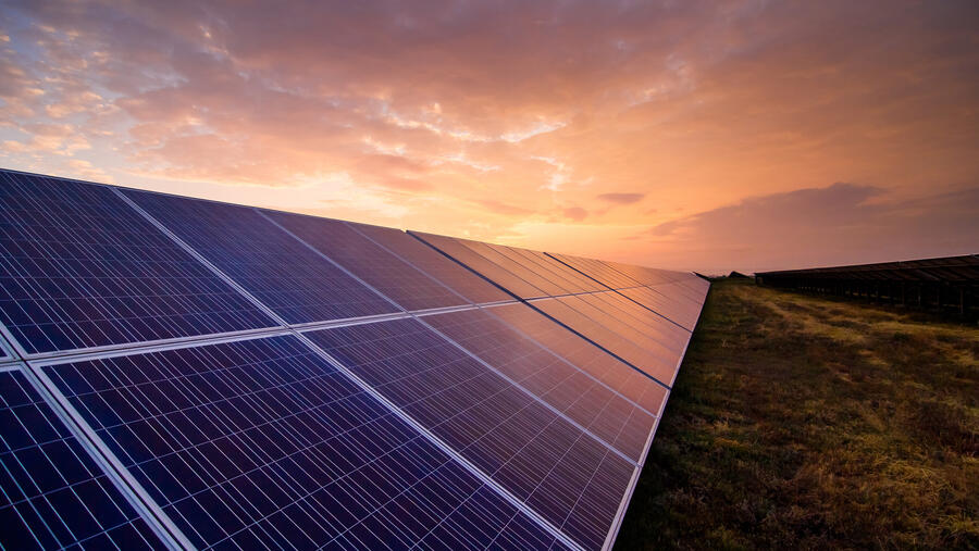 "مصدر" تستكمل عملية الإغلاق المالي لتطوير ثلاثة مشاريع طاقة شمسية في أوزبكستان