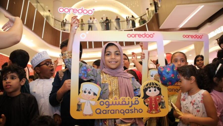 Ooredoo تحتفل بالقرنقشوه مع مئات الأطفال في سلطنة عُمان