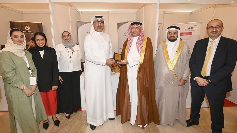 ديار المحرق تدعم جامعة العلوم التطبيقية بمشاركتها في معرض المهن العاشر