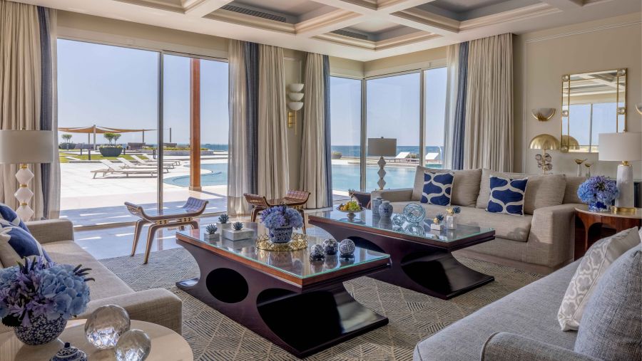 عطلة صيفية فاخرة من شواطئ البحر  المتوسط إلى البحر  الأحمر  في أجنحة القصر في فنادق فورسيزونز مصر