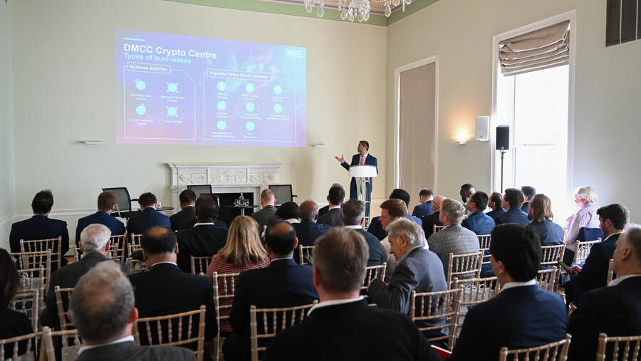 مركز دبي للسلع المتعددة يستعرض آفاق التعاون الثنائي بين دولة الإمارات والمملكة المتحدة بحضور قادة الأعمال في إطار حملته الترويجية في لندن "وُجد من أجل التجارة"   