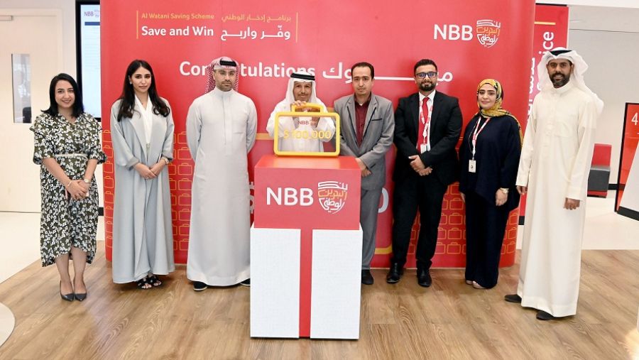 عبدالرضا عباس يفوز بجائزة "ادخار الوطني" لشهر أبريل 2023