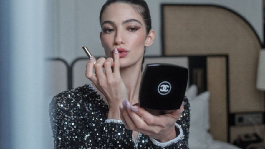 رزان جمّال تتألق على السجادة الحمراء بـ مهرجان كان