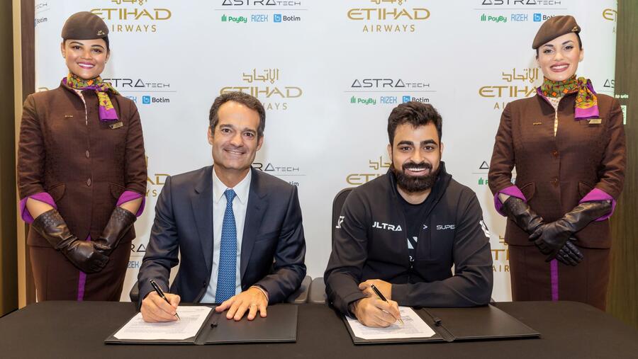 أسترا تك توقع اتفاقية شراكة مع الاتحاد للطيران لإتاحة خدمة الحجوزات الجوية عبر تطبيق بوتيم