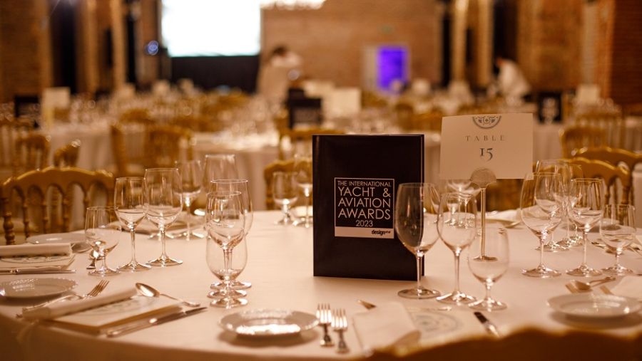 يخت "ماجستي 120" من "جلف كرافت" يحظى بالتكريم من "جوائز اليخوت والطيران العالمية"