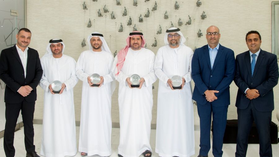 شركة الإمارات للسيارات تتألق في حفل جوائز وكلاء مرسيدس-بنز المعتمدين للعام مع أربع جوائز