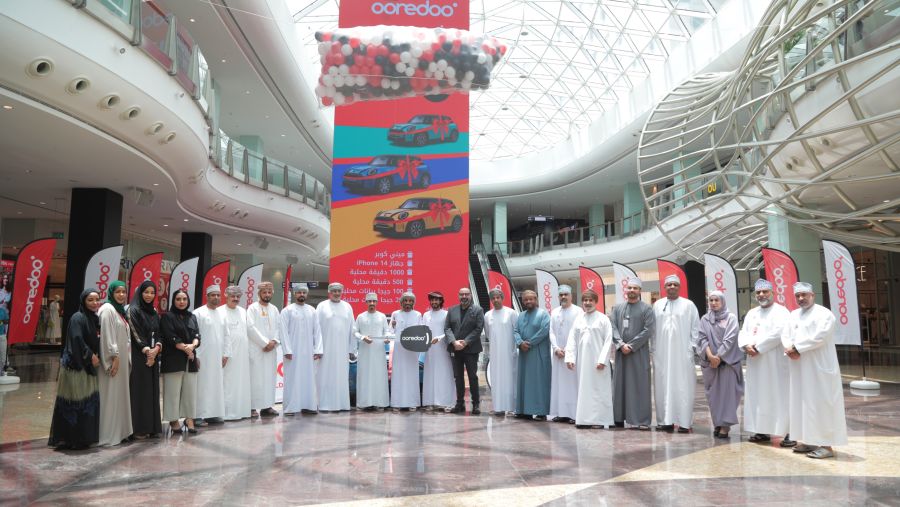 Ooredoo تحتفل بتسليم سيارة ميني كوبر الثانية للفاز الثاني في عرض اشحن واربح 